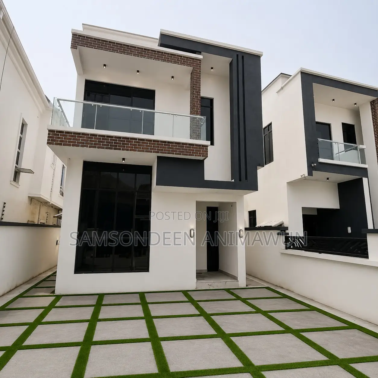 Premium Green Turf for Compound Beautification