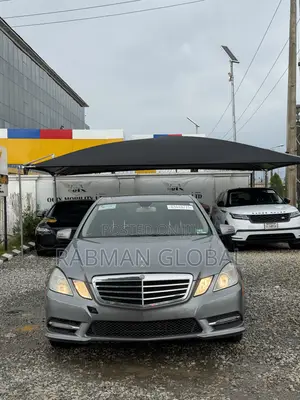 Mercedes-Benz E350 Base 4Matic Sedan AWD (3.5L 6cyl 7A) 2010 Gray