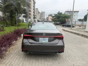 Toyota Avalon Limited FWD Sedan (3.5L V6 8A) 2019 Brown