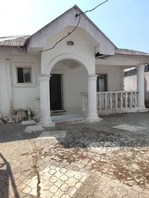 5bdrm Bungalow in Aradagun for sale