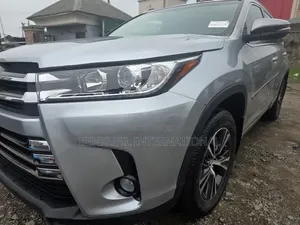 Toyota Highlander XLE V6 4x2 (3.5L 6cyl 6A) 2016 Silver