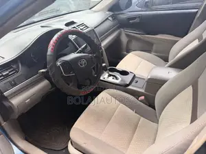 Toyota Camry SE 4dr Sedan (2.5L 4cyl 6A) 2013 Blue