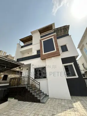7 Bedroom Duplex in a Secure Estate With a Lounge, Jacuzzi and Bq