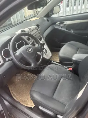 Toyota Matrix S Hatchback FWD (2.4L 4cyl 5A) 2010 Gray