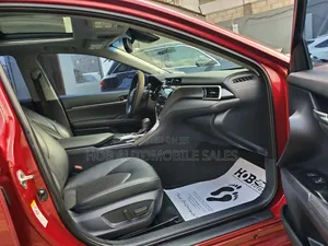 Toyota Camry XSE FWD (2.5L 4cyl 8AM) 2018 Red