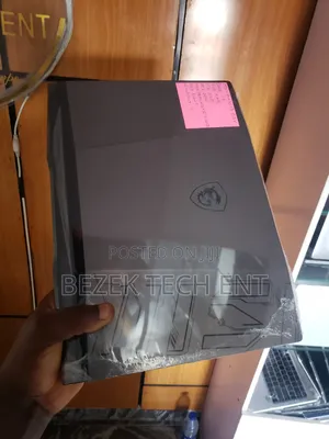 New Laptop MSI Pulse GL76 16GB Intel Core i9 SSD 1T