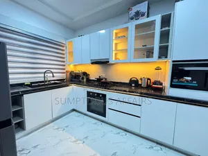 Furnished 3bdrm Apartment in Adeola Odeku for rent