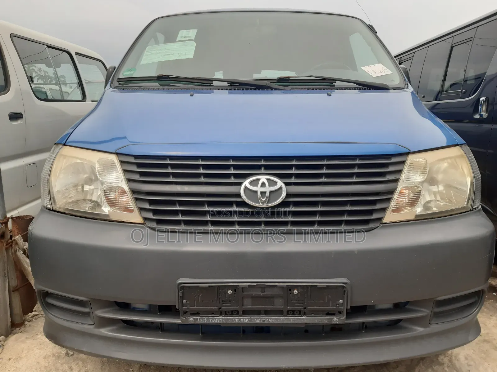 Toyota HiAce 2017 Blue