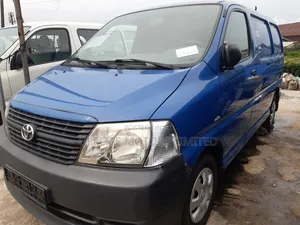 Toyota HiAce 2017 Blue