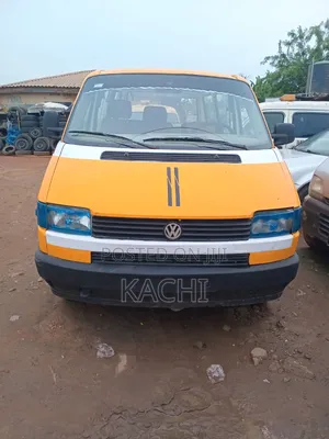 Volkswagen Transporter 2003 Yellow