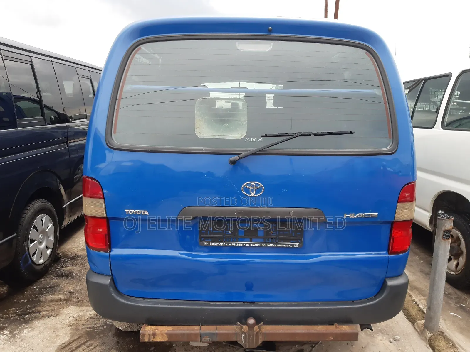 Toyota HiAce 2017 Blue