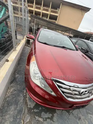 Hyundai Sonata Limited Sedan FWD (2.4L 4cyl 6A) 2013 Red