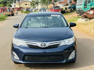 Toyota Camry XLE 4dr Sedan w/Prod. End 11/13 (3.5L 6cyl 6A) 2014 Blue