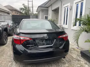 Toyota Corolla LE Premium 4dr Sedan (1.8L 4cyl CVT) 2016 Black