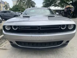 Dodge Challenger 2017 Silver