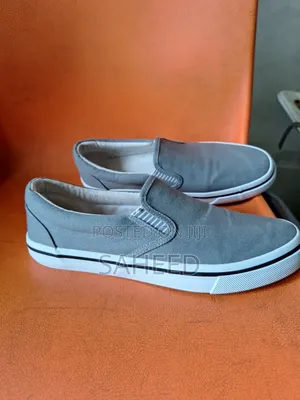 Vty Sneakers