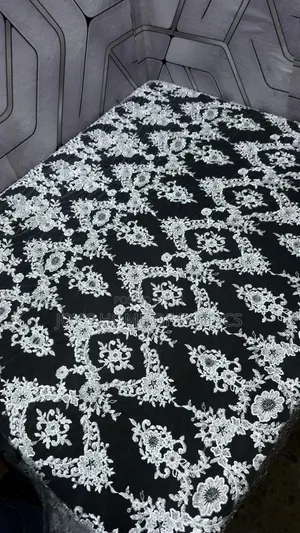 Bride Chantilly Lace