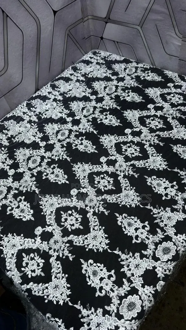 Bride Chantilly Lace