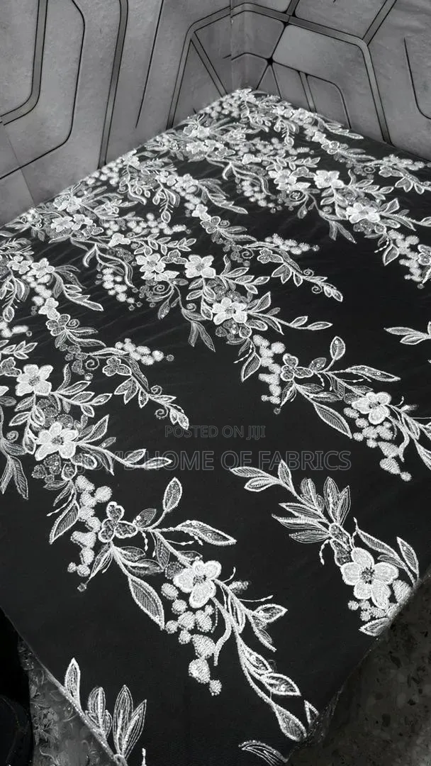 Bride Chantilly Lace