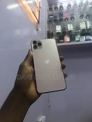 Apple iPhone 11 Pro Max 64 GB Gold