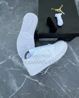 Air Jordan 1 Low Triple White