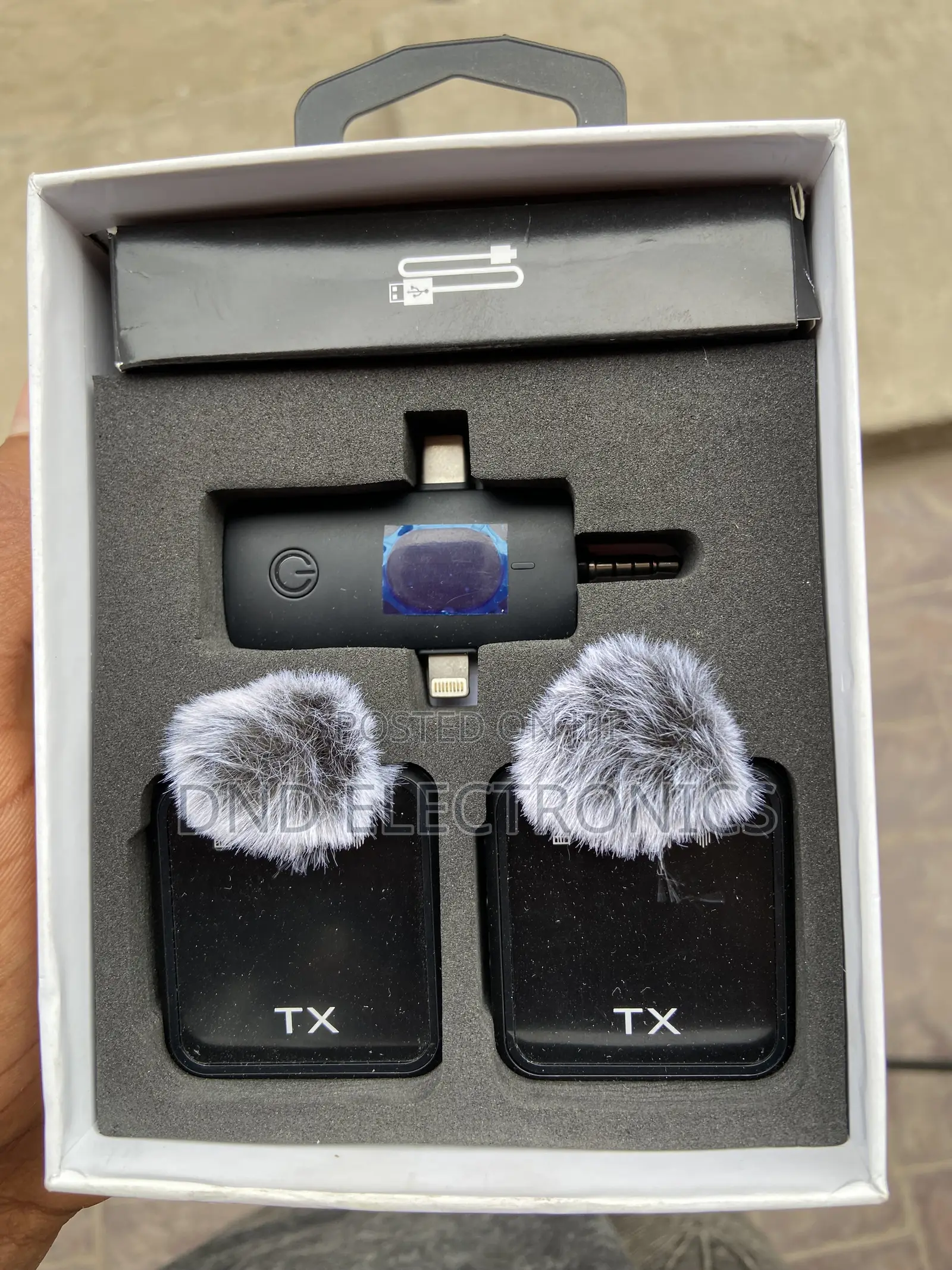 F11-2 Wireless Microphone