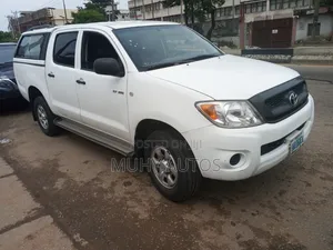 Toyota Hilux 2.7 VVT-i 4X4 SRX 2010 White