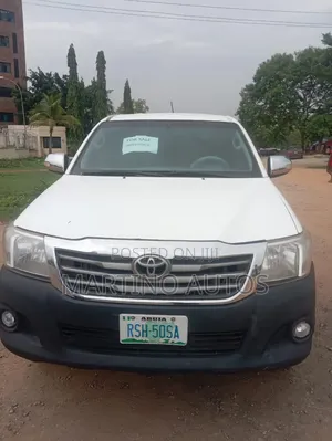 Toyota Hilux 2012 White