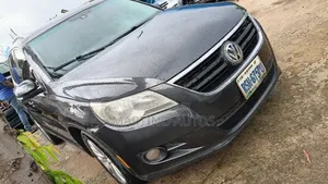 Volkswagen Tiguan 2009 Gray