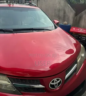 Toyota RAV4 XLE FWD (2.5L 4cyl 6A) 2013 Red