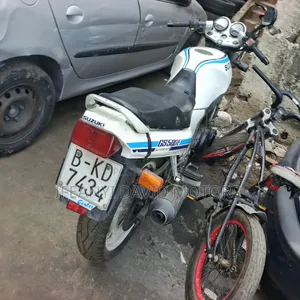 Suzuki GS 2005 White