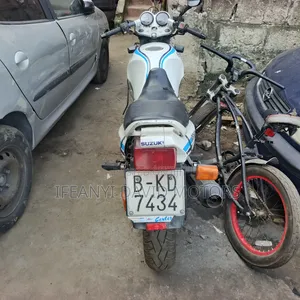 Suzuki GS 2005 White