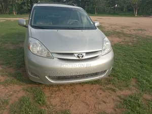Toyota Sienna 2006 Silver
