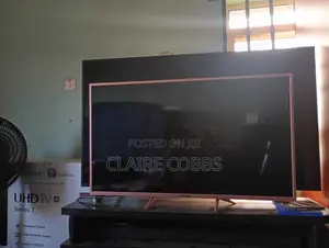 43" Skyrun Smart Tv, Newly Used With Remote