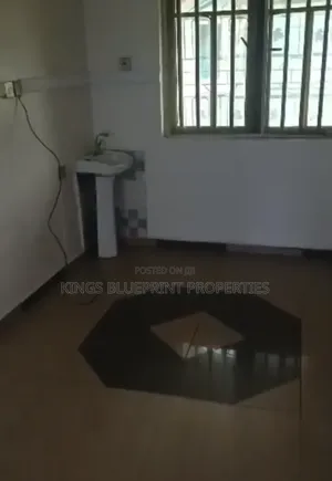 3bdrm Block of Flats in Edjeba Warri for rent