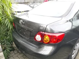 Toyota Corolla LE 4dr Sedan (1.8L 4cyl 4A) 2010 Gray