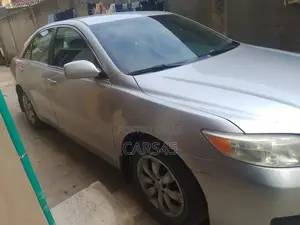 Toyota Camry 2010 Silver