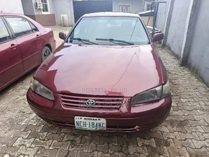 Toyota Camry CE 4dr Sedan (2.2L 4cyl 4A) 2000 Red