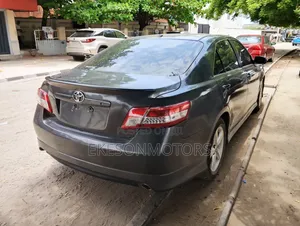Toyota Camry SE 4dr Sedan (2.5L 4cyl 6AM) 2010 Gray