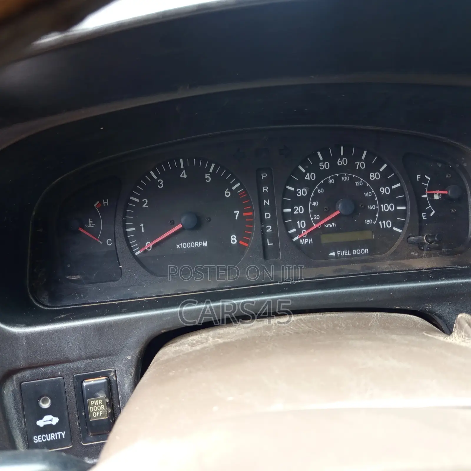 Toyota Sienna 2000 Red