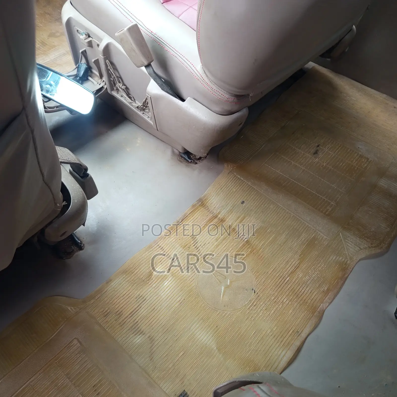Toyota Sienna 2000 Red