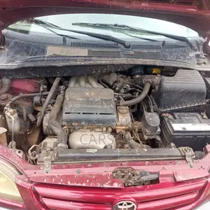 Toyota Sienna 2000 Red