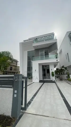 5bdrm House in Osapa for sale