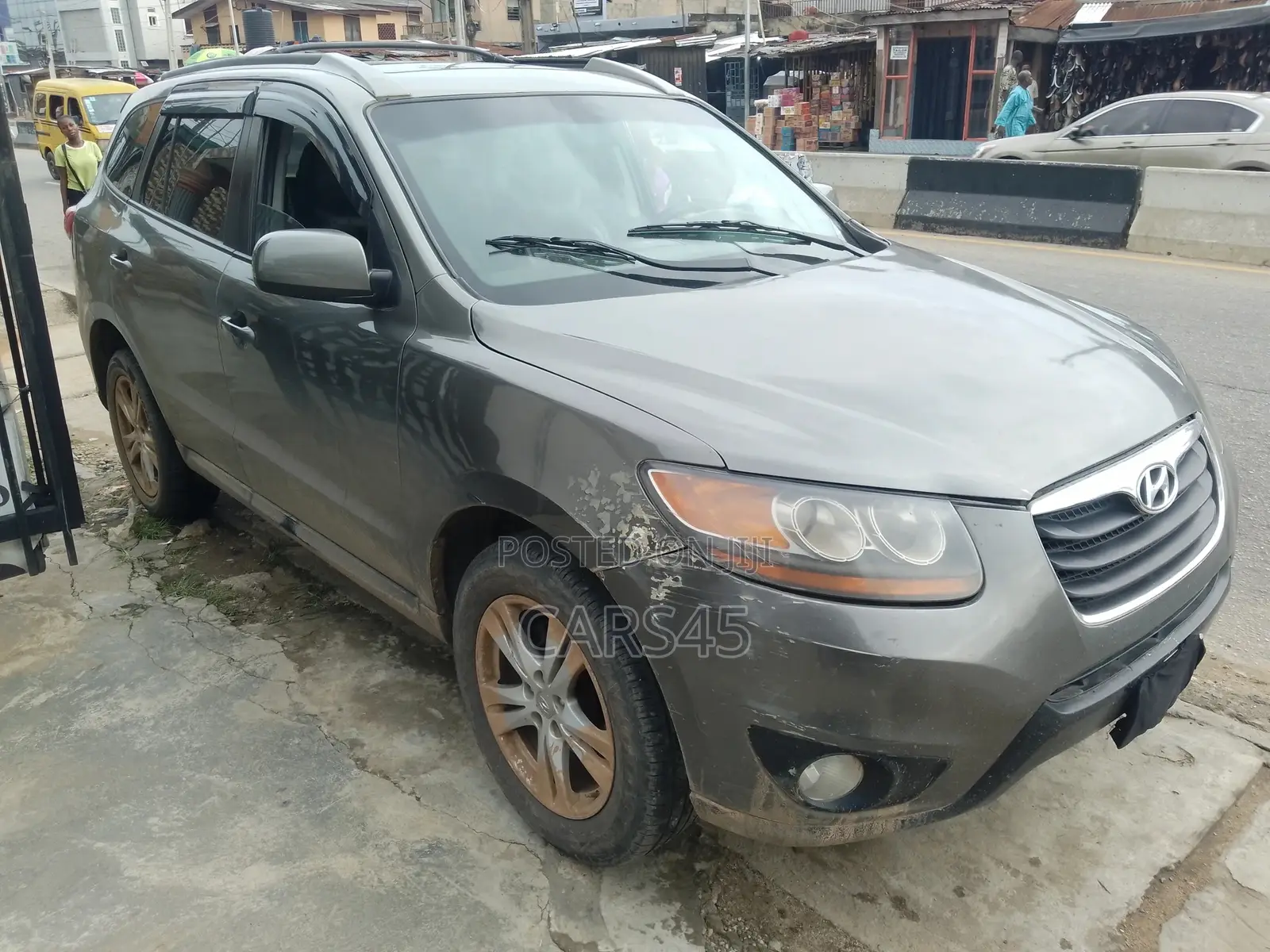 Hyundai Santa Fe 2011 Gray