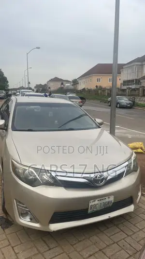 Toyota Camry 2013 Gold