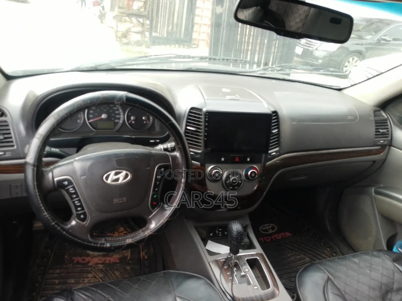 Hyundai Santa Fe 2011 Gray