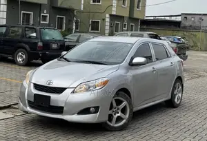 Toyota Matrix S Hatchback AWD (2.4L 4cyl 4A) 2009 Silver