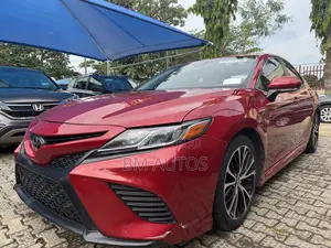 Toyota Camry SE 2021 Red