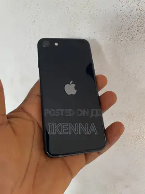 Apple iPhone SE (2020) 128 GB Black
