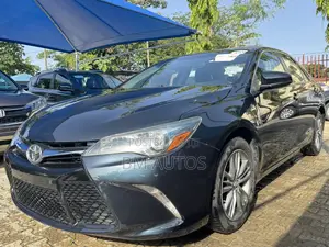 Toyota Camry SE 4dr Sedan (2.5L 4cyl 6A) 2015